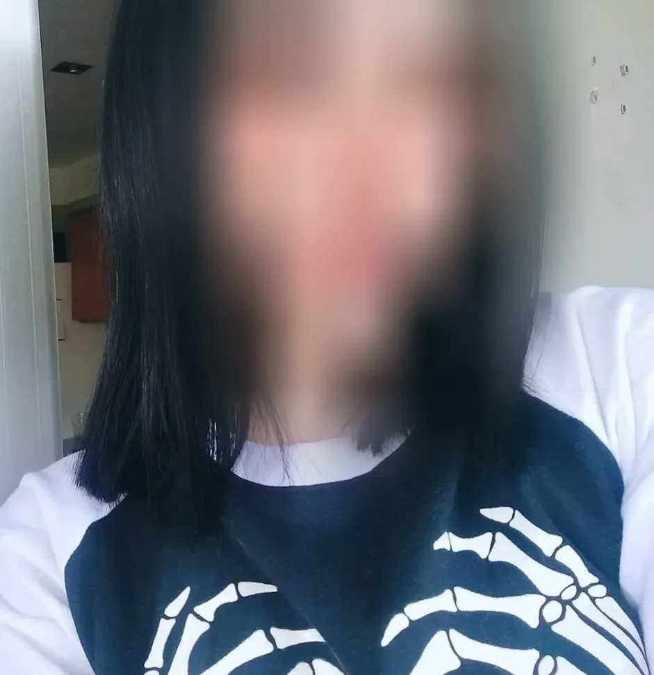 Aoife, 20