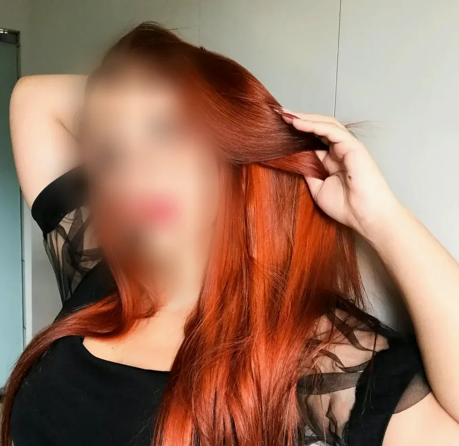 Leanne, 32
