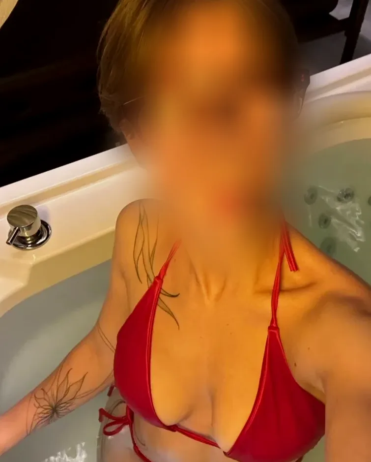 Molly, 21
