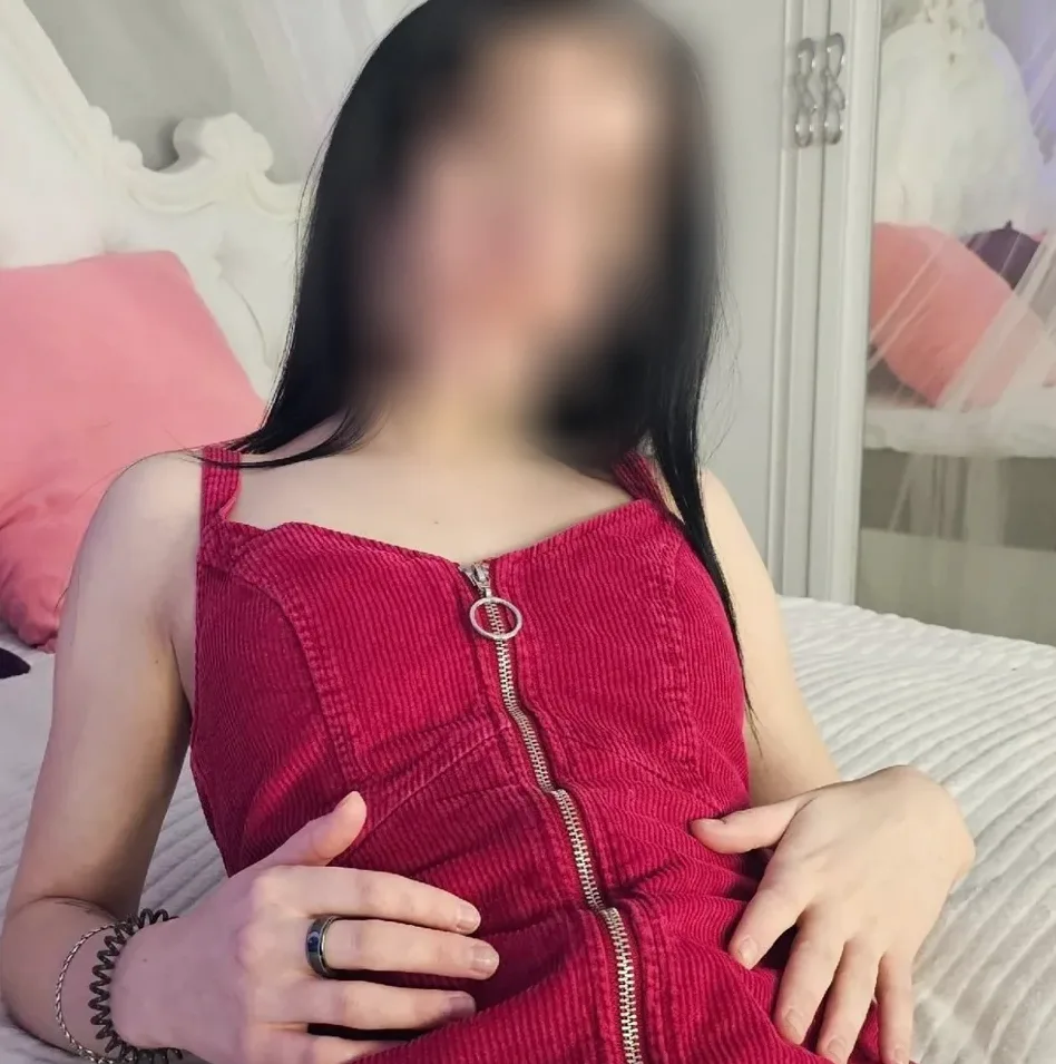 Yasmin, 22